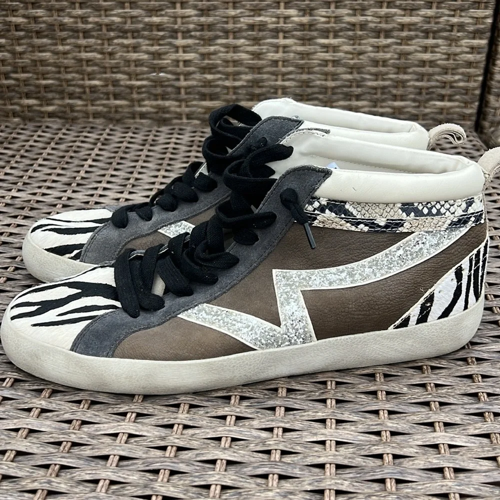Gianni Bini Women's Zebra & Snake Print High-Top Sneakers Silver Glitter‎ Detail